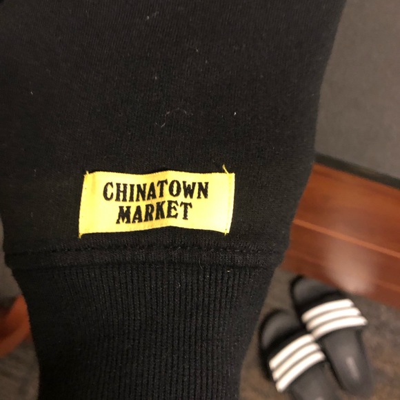 Guess x Chinatown Market x Smiley - Picture 2 of 3